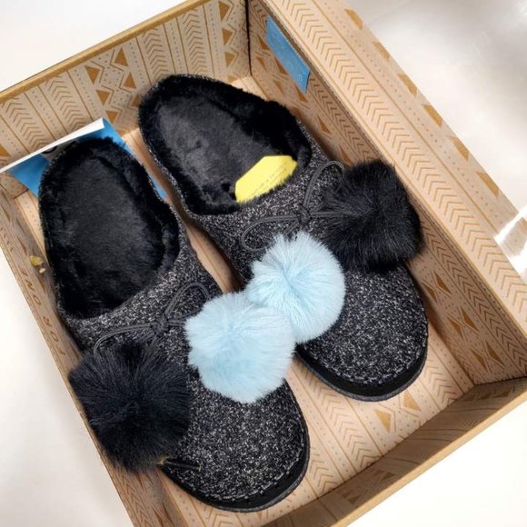 TOMS Women's Slipper, Black Multi Color Felt/Pom Pom, NEW - Picture 3 of 5